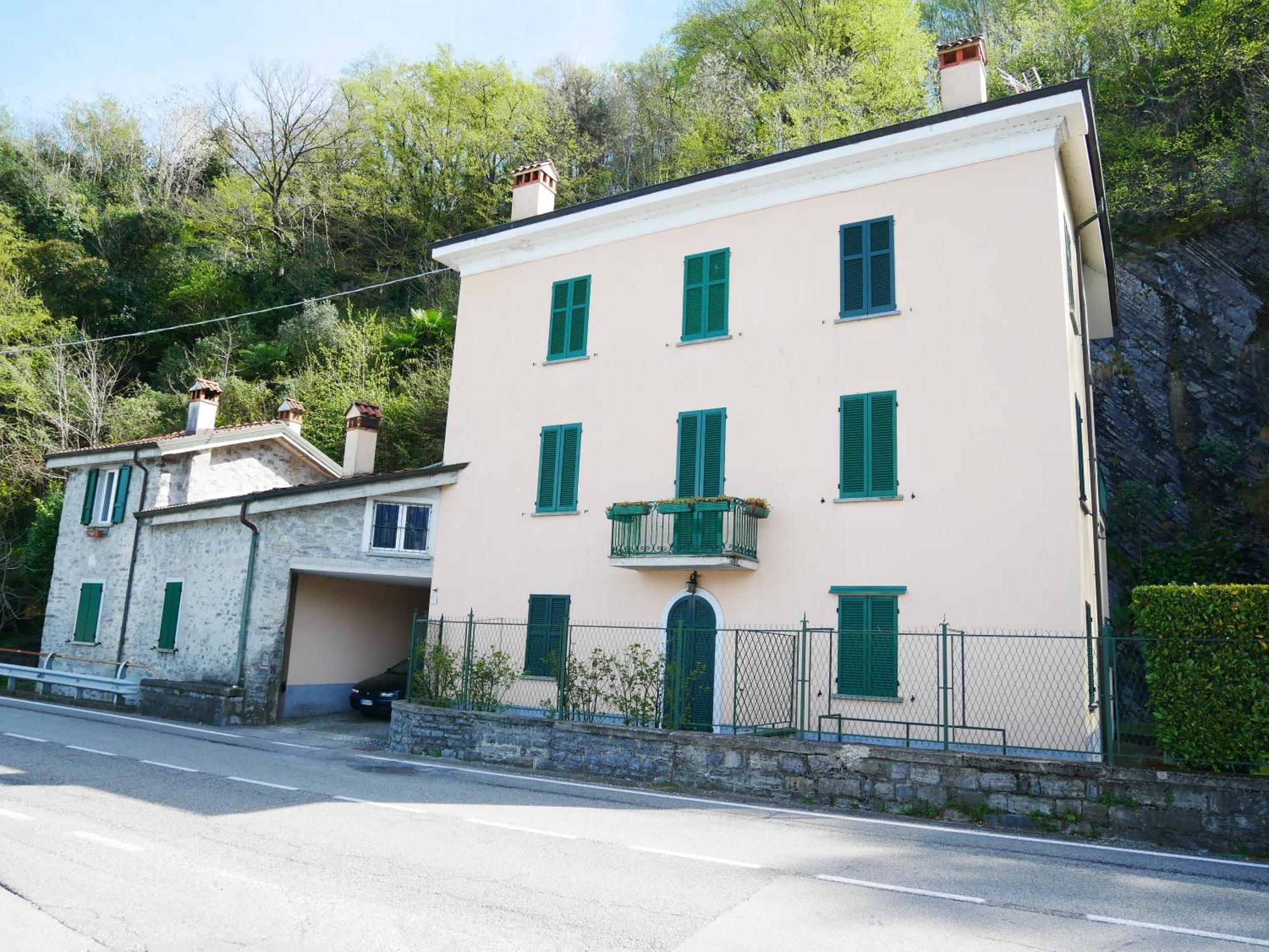 La Riva Appartamento Perledo Екстериор снимка